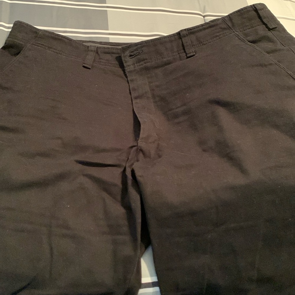 Men’s Lee Extreme Comfort casual pants; size 38/32; Black